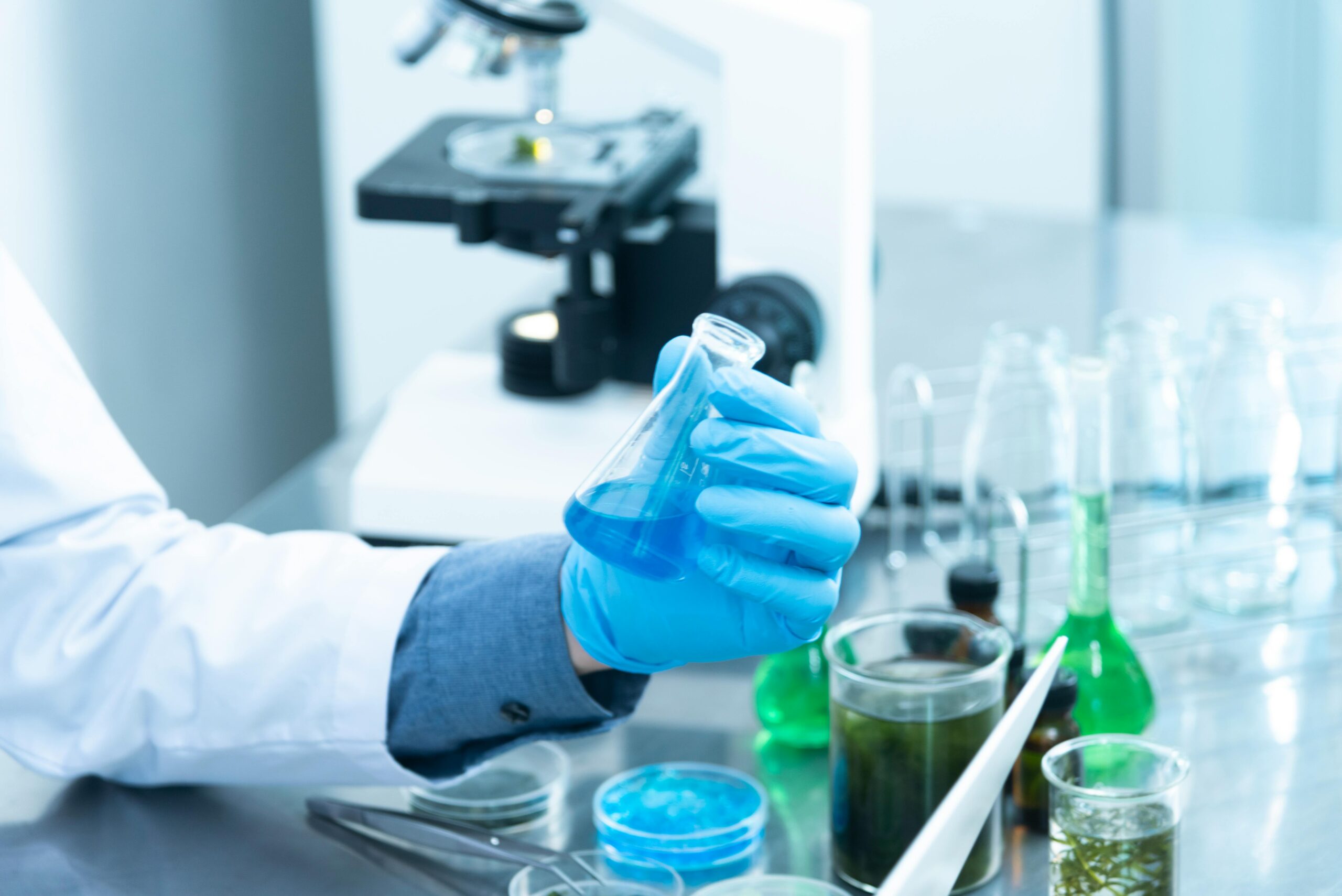 Biomarcadores plasmáticos para el Alzheimer y demencias relacionadas: una revisión y perspectivas para la neuropsicología clínica